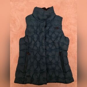 North Face Women's Quilted Fitted Puffer Vest - Dark Green